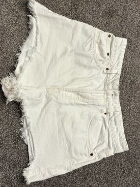 Zara White Frayed Hem Denim Cutoff Shorts
